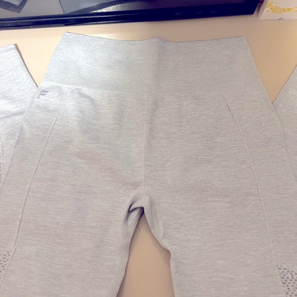 Fabletics heather gray capri leggings size small